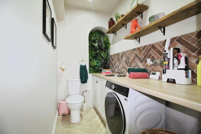 3 bed Terraced for sale Image 12