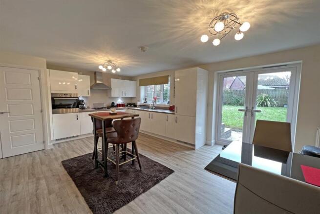 Kitchen/Dining Room 