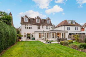 3, Charlton Avenue, Hersham, Walton-on-thames KT12 5LF