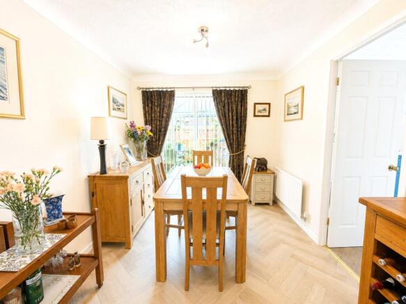 3 bed Bungalow for sale Image 8
