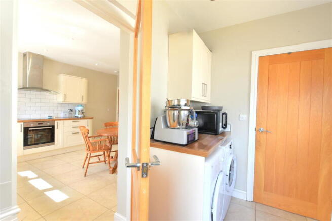 3 bed Detached Bungalow for sale Image 6