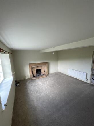 3 bed Semi-Detached to rent Image 6