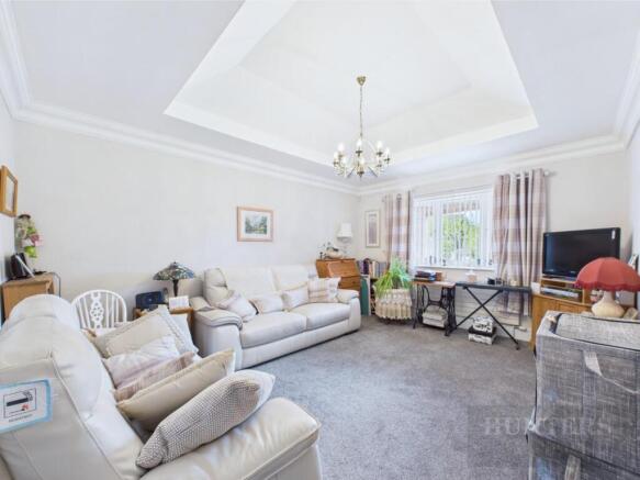 6 bed Detached Bungalow for sale Image 9
