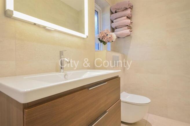 ensuite 1.jpg