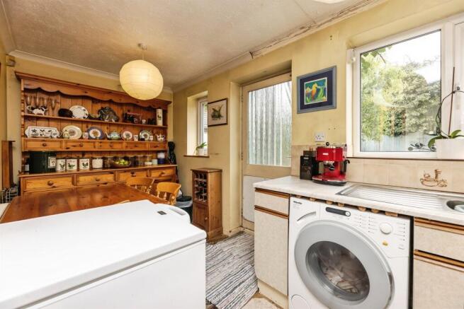 3 bed Semi-Detached for sale Image 5