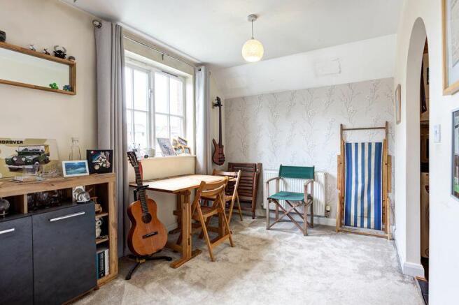 LOUNGE/DINING ROOM E