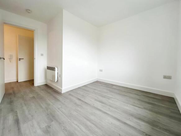 2 bed Apartment to rent Image 9