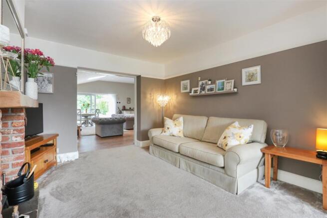 Living Room5.jpg