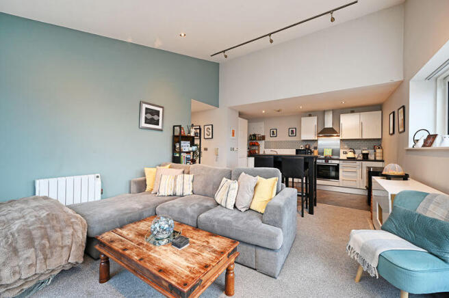 2 bed Apartment for sale Image 6