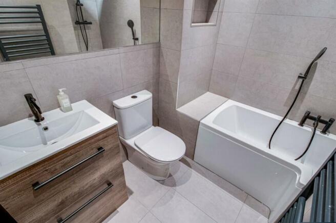 BATHROOM/W.C.