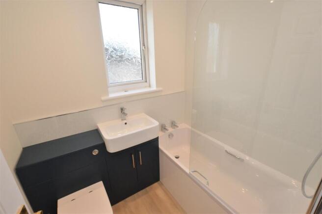 3 bed Semi-Detached for sale Image 8
