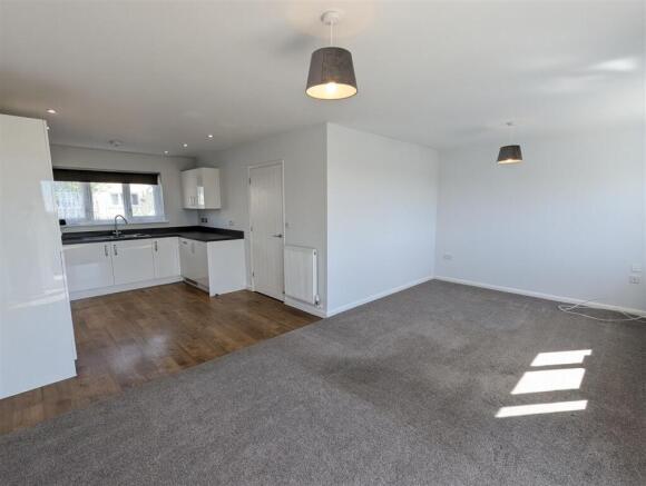 Lounge / Kitchen