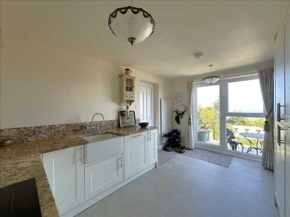 3 bed House for sale Image 8