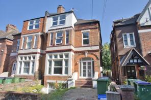 Flat A, 12, Kingsnorth Gardens, Folkestone CT20 2QW