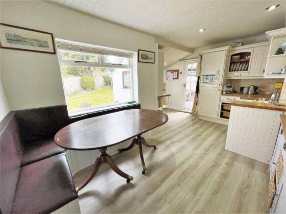 Kitchen / Dini...