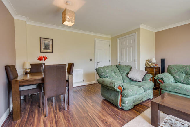 Living / Dining R...