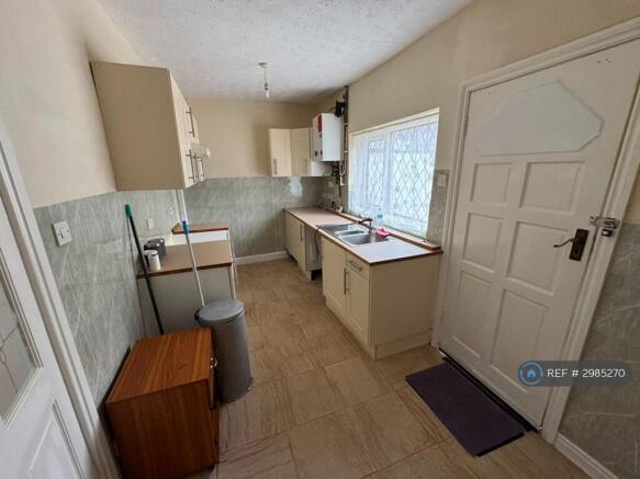 3 bed End of Terrace to rent Image 4