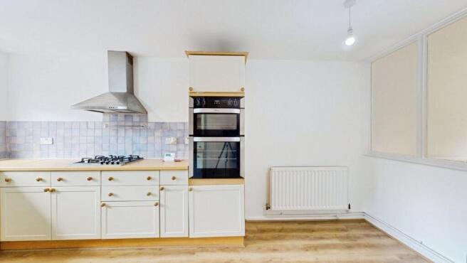 3 bed Semi-Detached to rent Image 4