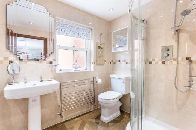 Bathroom 3.jpg