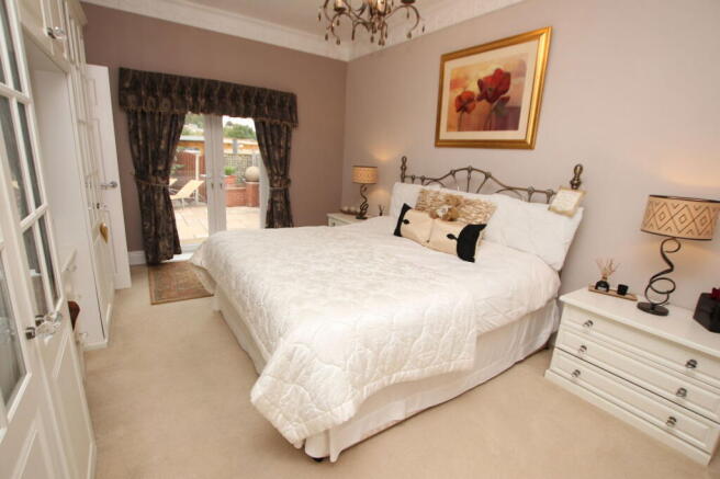 4 bed Detached Bungalow for sale Image 12