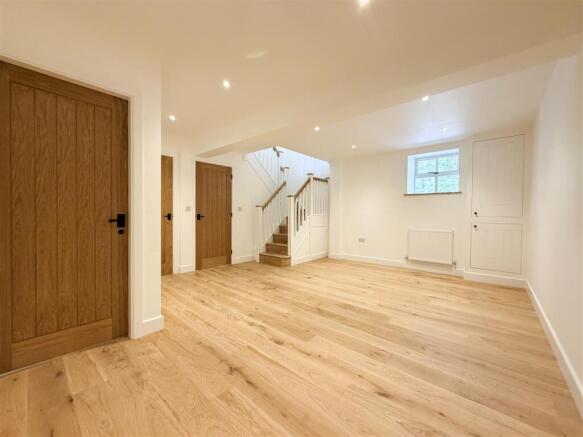 3 bed Semi-Detached to rent Image 5