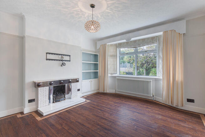 Frontroom1