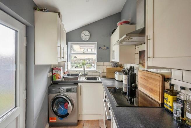 3 bed Terraced for sale Image 8