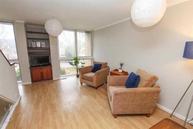 Lounge 1.jpg