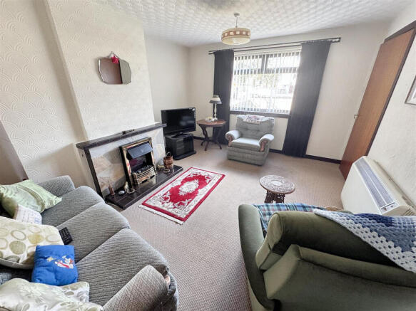 Lounge/Dining Room