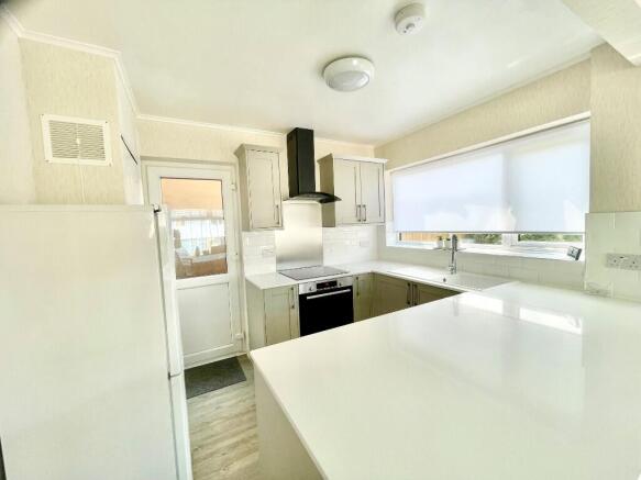 Little Hays, Leigh-On-Sea, Essex, SS9 photo 4
