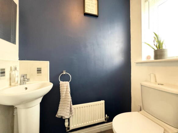 3 bed Semi-Detached for sale Image 8