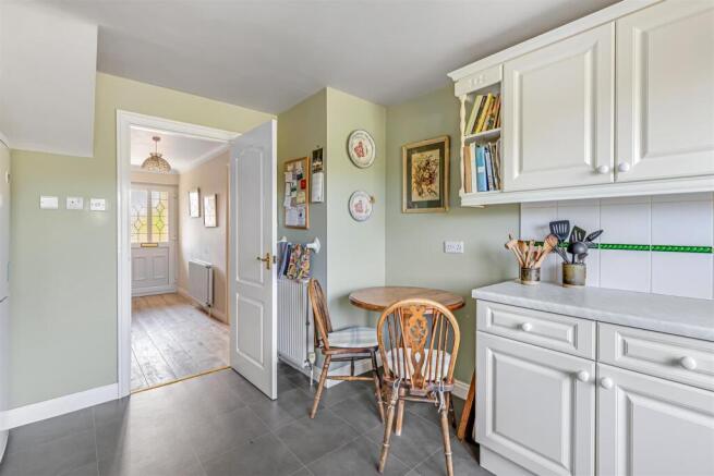 3 bed Town House for sale Image 7
