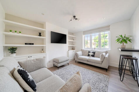 Frogmore, Putney, SW18