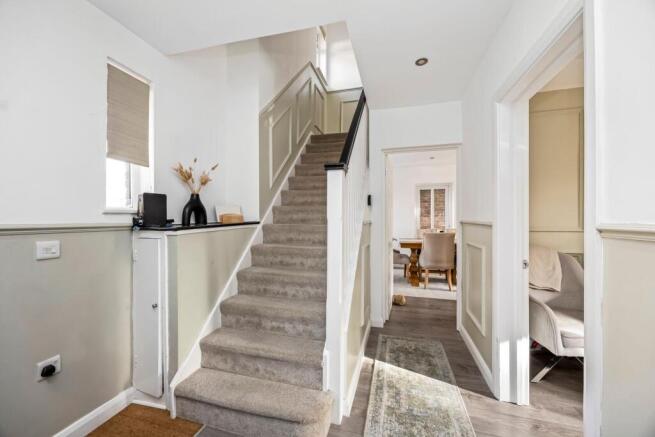 28 Steyning Avenue ENTRANCE HALL.jpeg