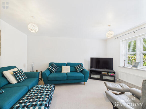 CAM03218G0-PR0693-STILL006