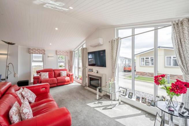 2 bed Park Home for sale Image 6
