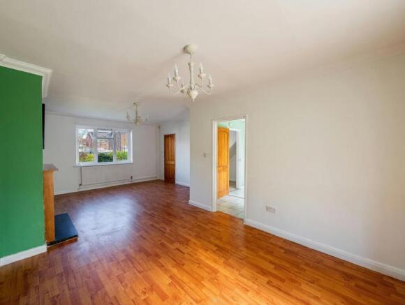 3 bed House for sale Image 5