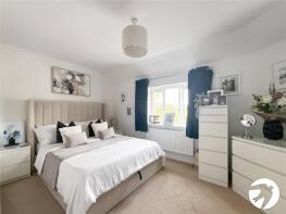 25, White Admiral Grove, Sittingbourne ME9 8XA