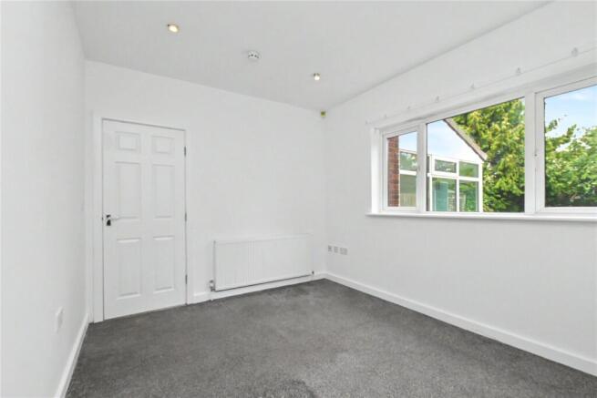 5 bed Semi-Detached for sale Image 5