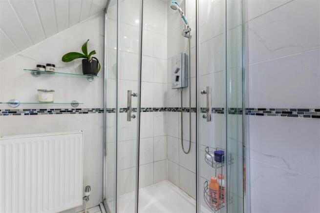 28- Shower Room.jpg