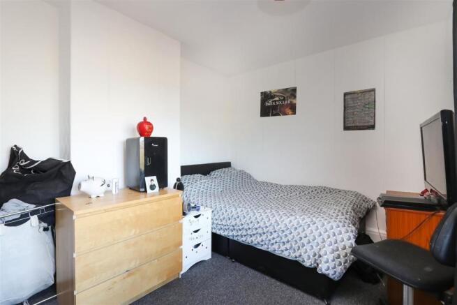 Bed2.2.jpg