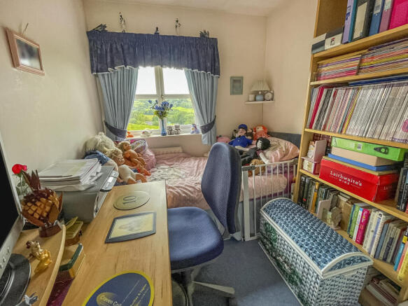 3 bed Semi-Detached for sale Image 12