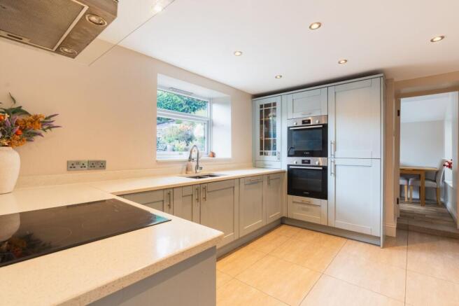 4 bed Detached for sale Image 4