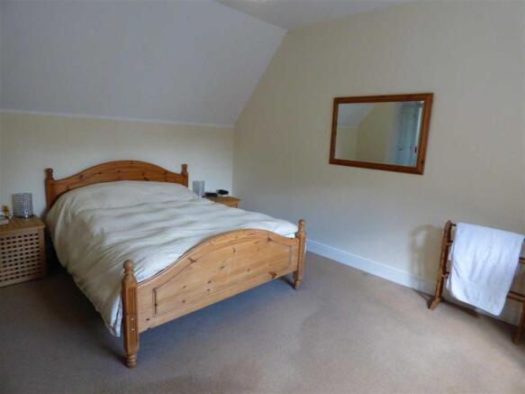 MASTER BEDROOM SUITE