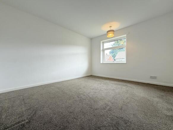 3 bed Terraced to rent Image 6