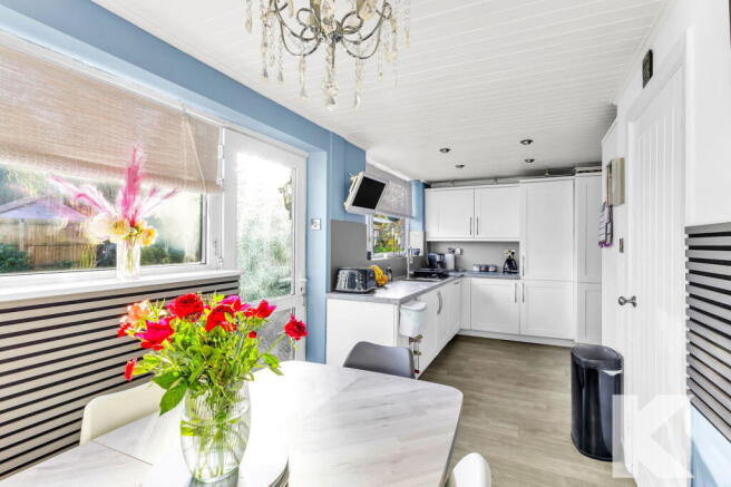 5 bed Semi-Detached for sale Image 6