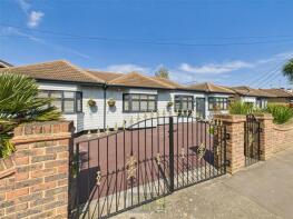 Oak Apple, Hillcrest Road, Stanford-le-hope SS17 8NG