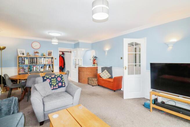 Lounge/Dining Room