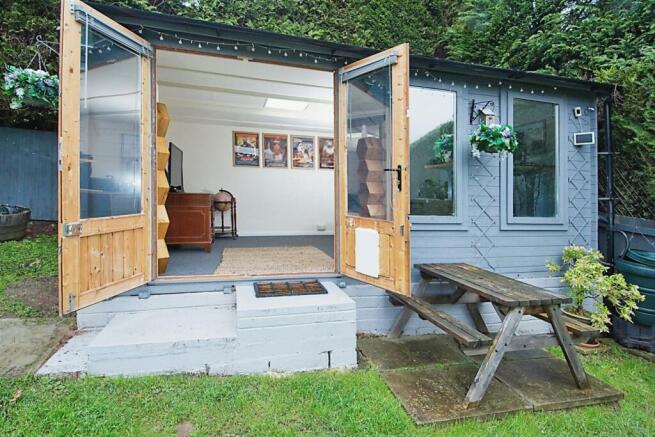 GARDEN OFFICE 3