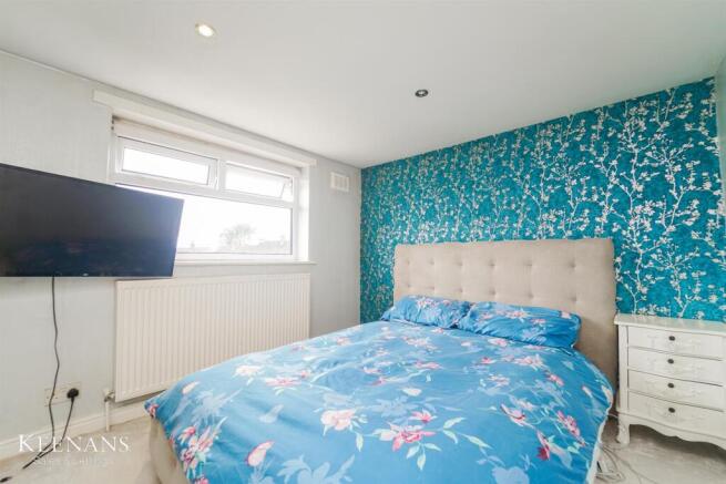3 bed Semi-Detached for sale Image 8